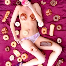 sugar-model-addiction-photography-art-donuts-joe-segre-01